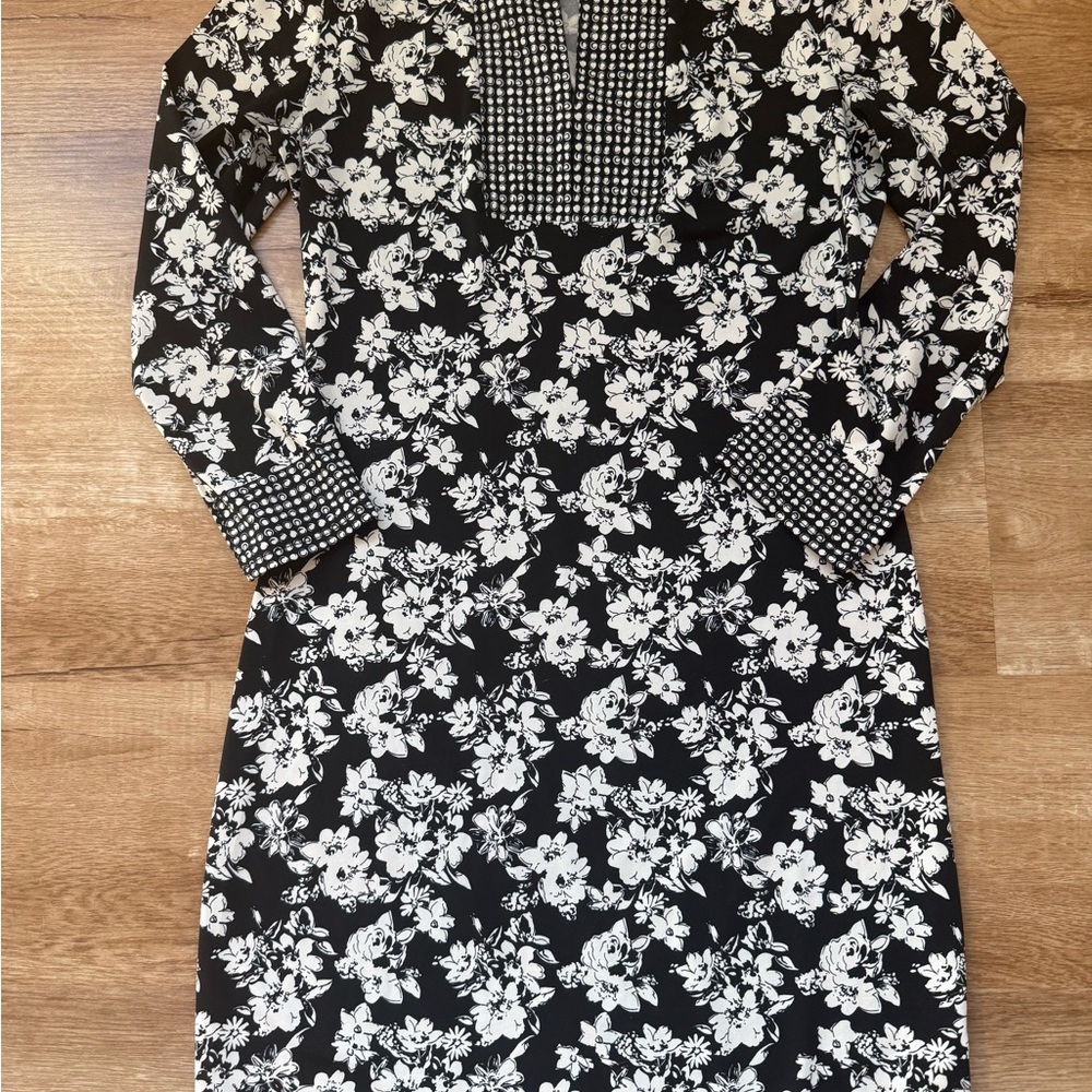 Max Studio Black and White Floral Long Sleeve Dress
